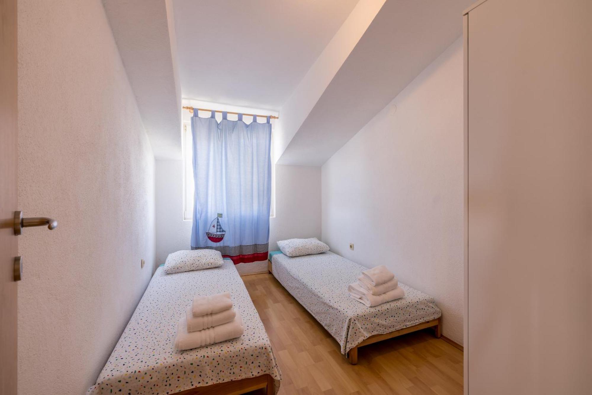Holiday Home Krishto Трогир Екстериор снимка