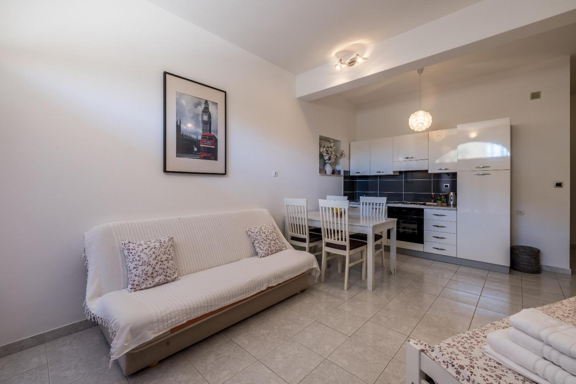Holiday Home Krishto Трогир Екстериор снимка
