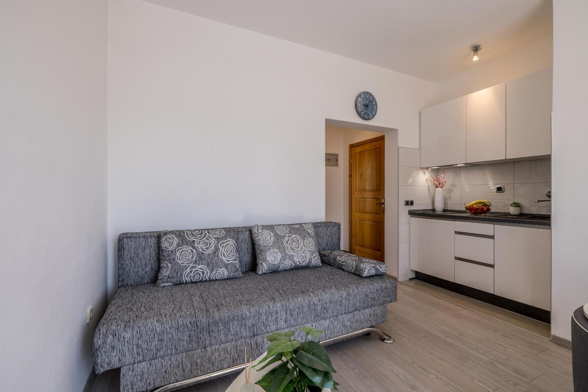 Holiday Home Krishto Трогир Екстериор снимка