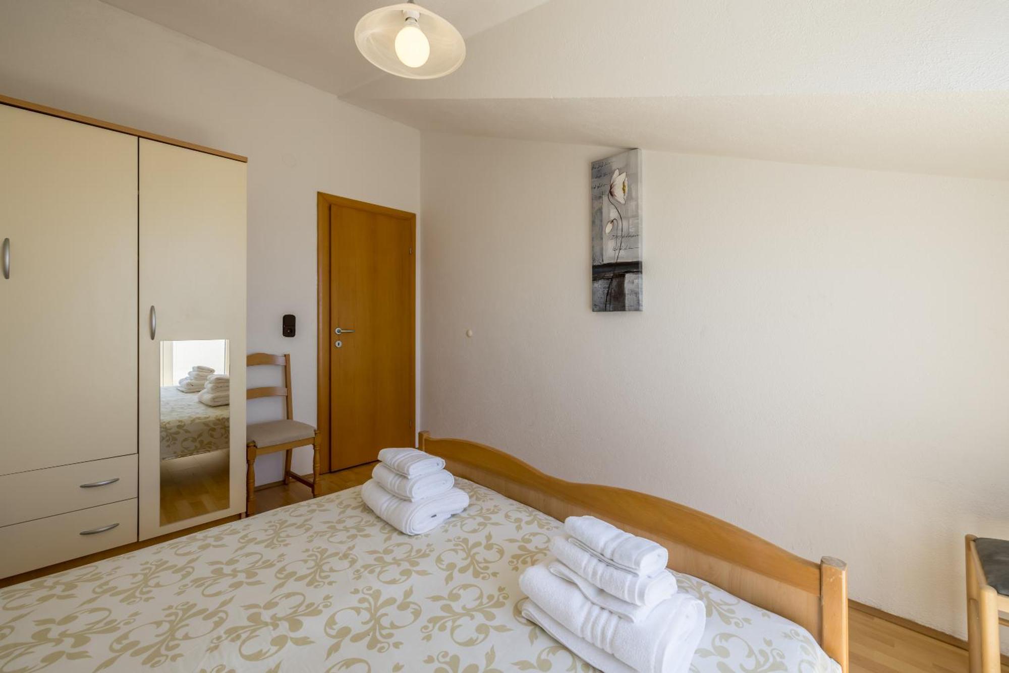 Holiday Home Krishto Трогир Екстериор снимка