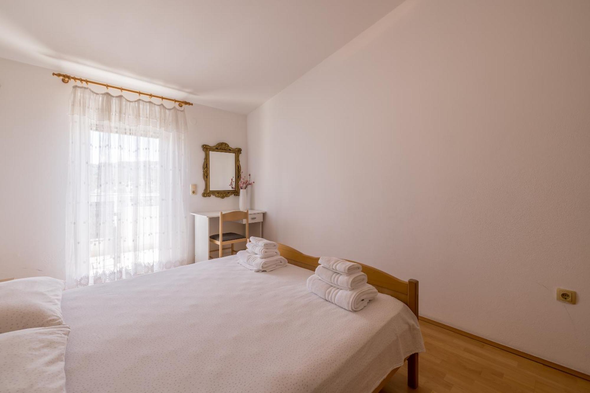 Holiday Home Krishto Трогир Екстериор снимка