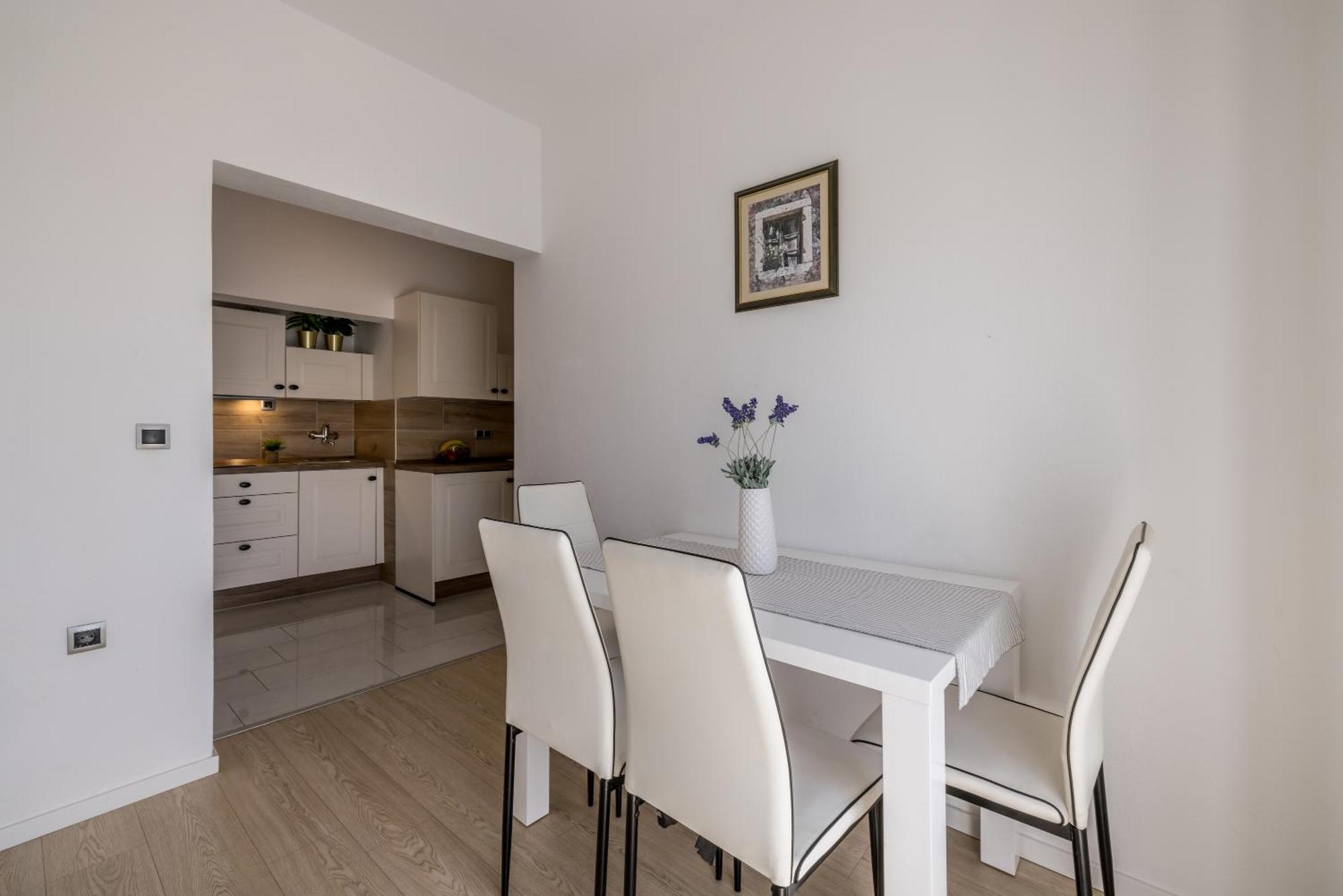Holiday Home Krishto Трогир Екстериор снимка