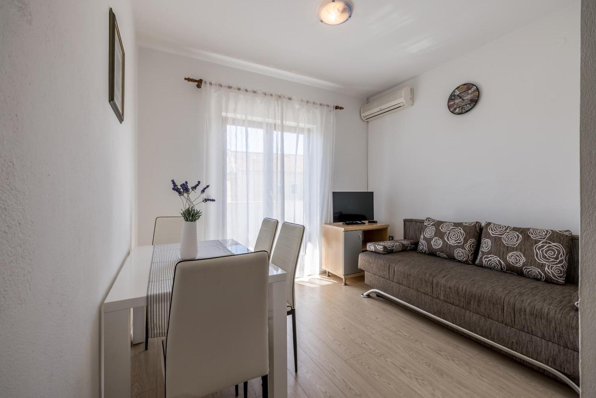 Holiday Home Krishto Трогир Екстериор снимка